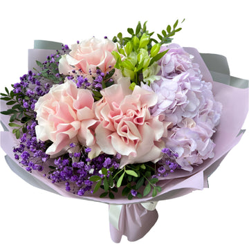 🌸 Soft Elegance: Delicate Pink Rose Bouquet