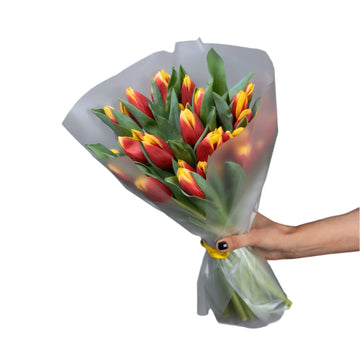🌷 Sunset Glow: Radiant Red and Yellow Tulip Bouquet