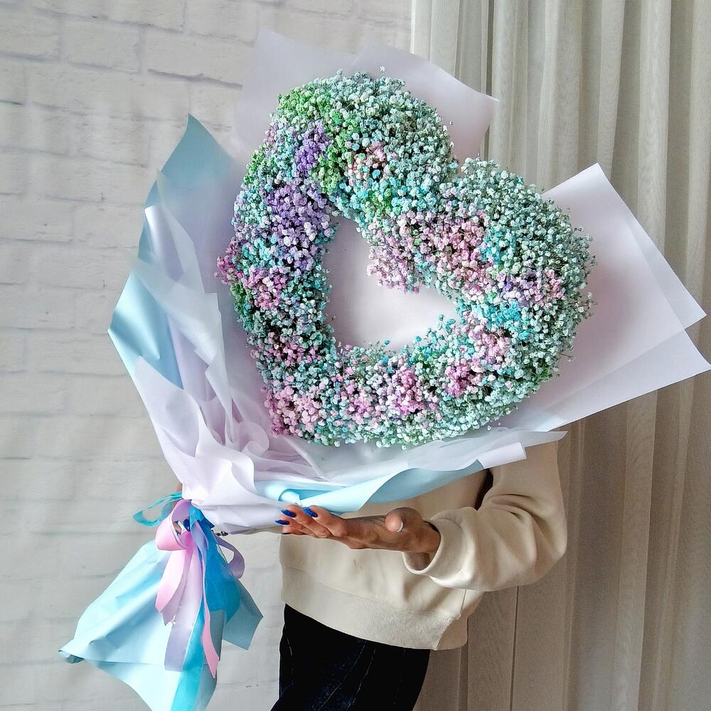 💜  Pastel Love: Heart-Shaped Baby's Breath Bouquet